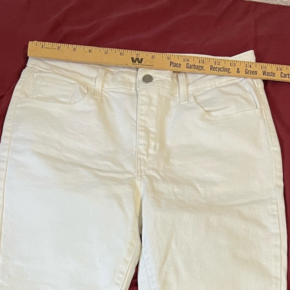 *SOLD* Levi Women’s White High Rise Skinny Jeans Size 29 - Picture 3 of 6